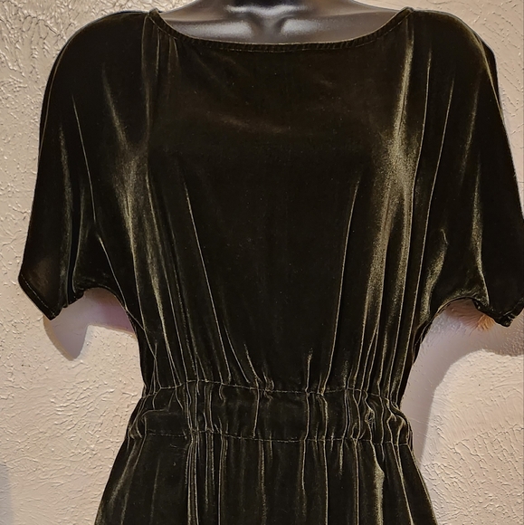 Velvet Heart Small Dark Olive Green Velvet Dress - Picture 4 of 12